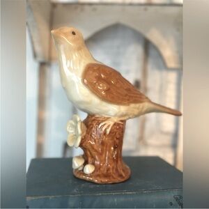 Vintage Williamsburg Porcelain Bird Figurine~ Global Views~Sparrow Sculpture 7”T